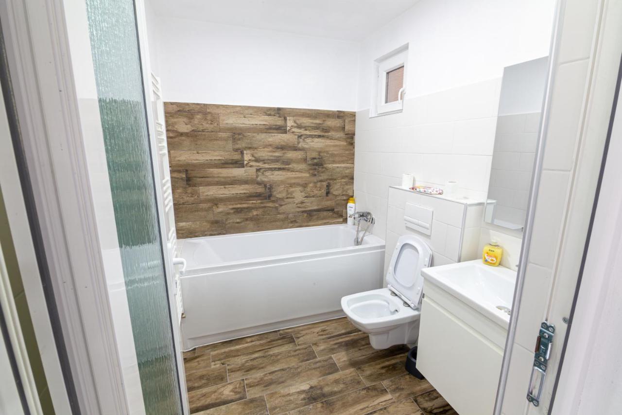 Whitehouse2 Apartment Arad Exterior foto
